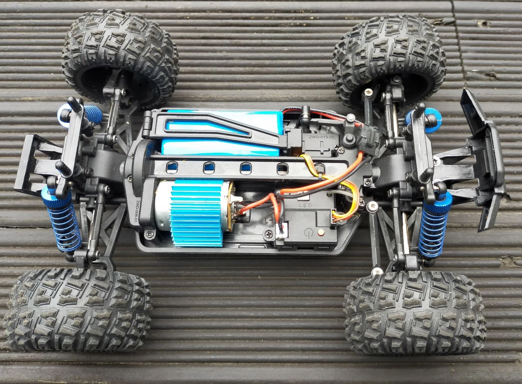 35+ kmh 4WD Electric High Speed RC Truggy Off-Road 1:18 Best Toy Gift - Image 3