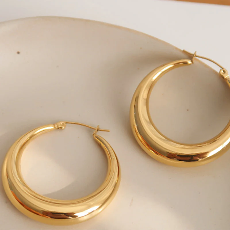 Embellique oval earrings gold plated smooth titanium steel - Image 2
