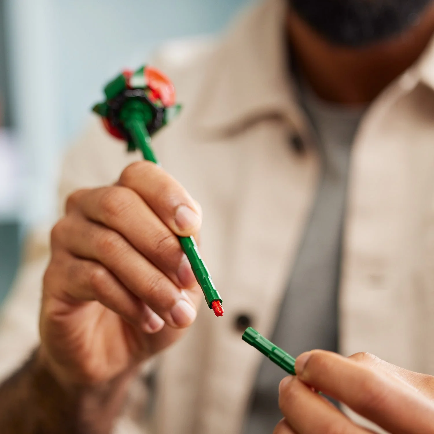 LEGO Botanicals: Bouquet of Roses (10328) - Image 6