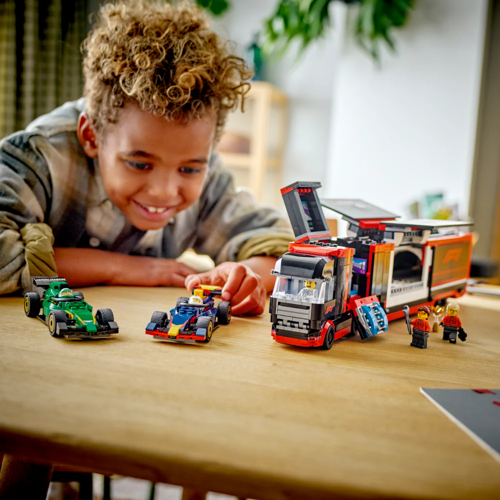 LEGO City: F1 Truck with RB20 and AMR24 F1 Cars (60445) - Image 4