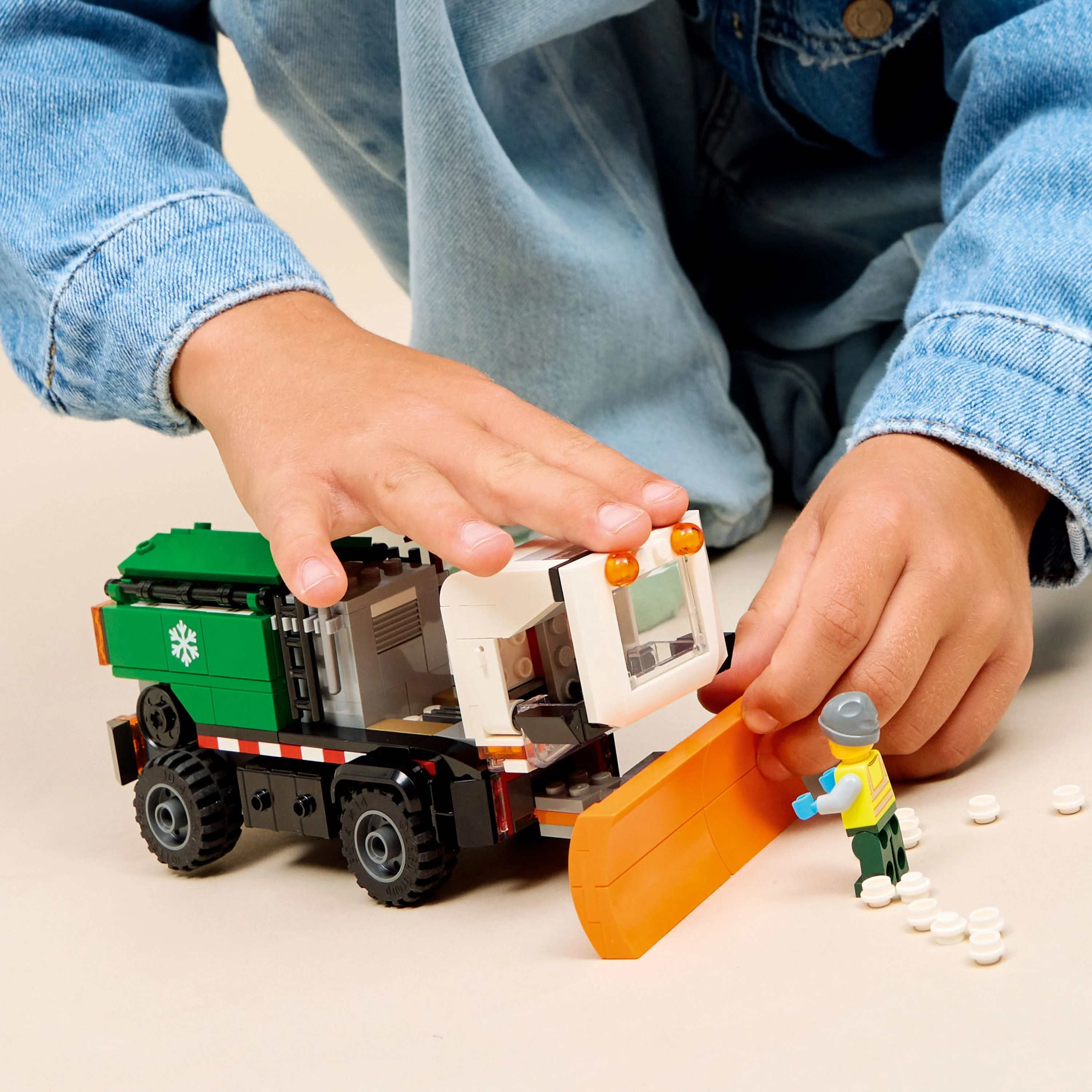 LEGO City: Snowplough (60490) - Image 5