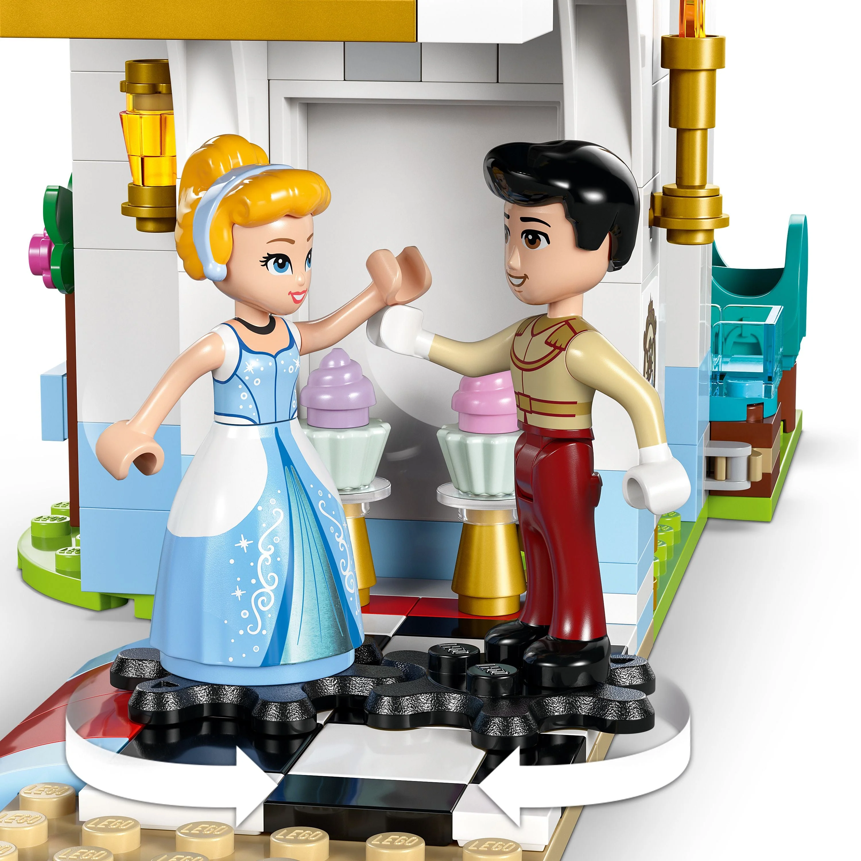 LEGO Disney: Princess Cinderellas Castle & Horse Carriage (43275) - Image 7