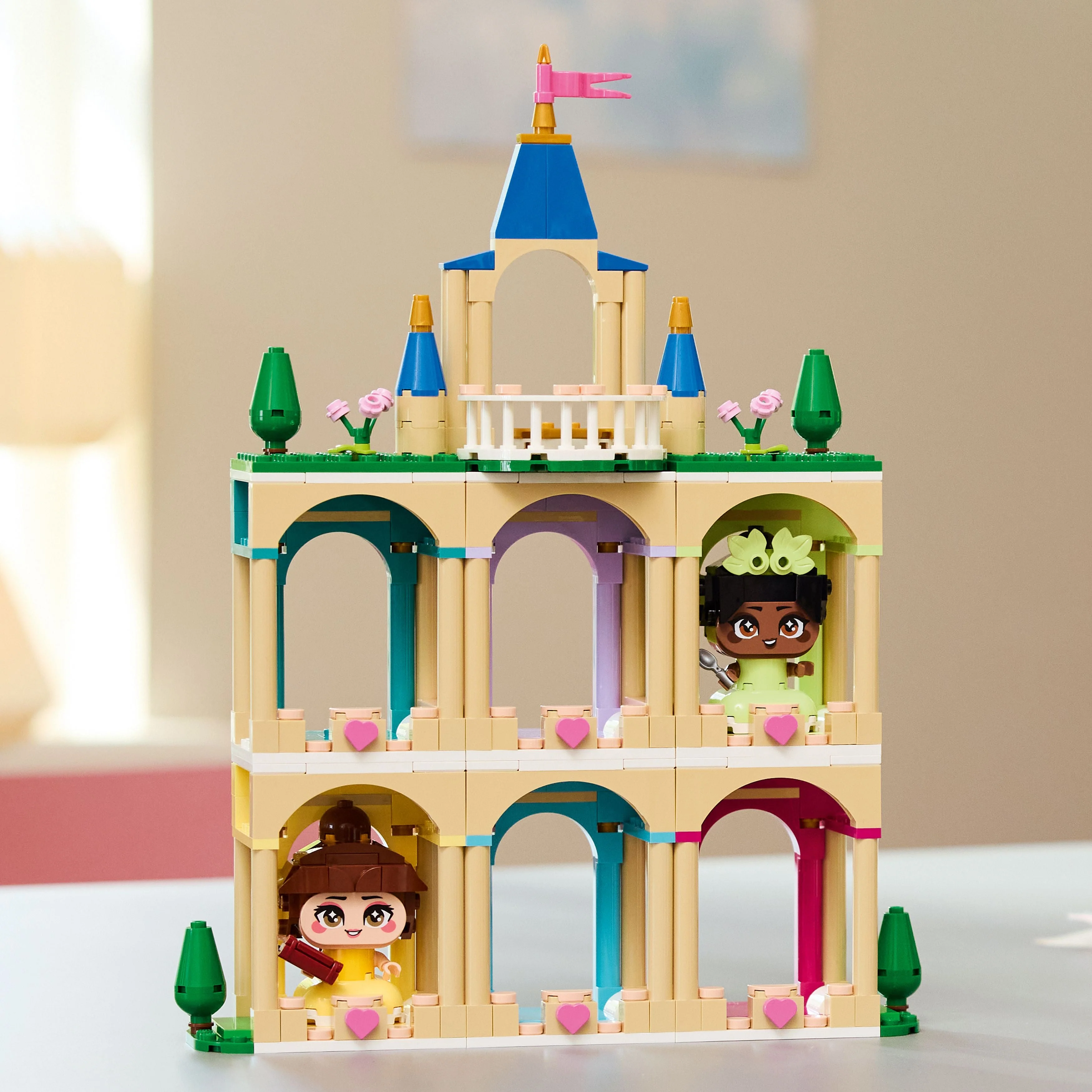LEGO Disney Princess: Mini Belle & Tiana with Castle (43291) - Image 8
