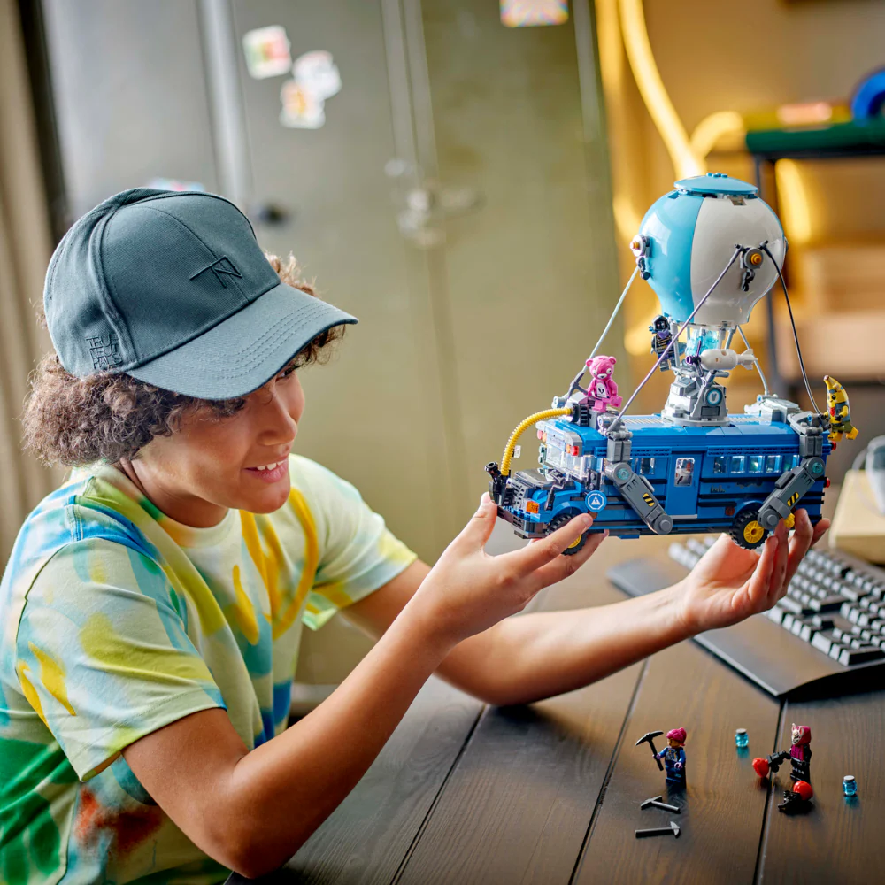 LEGO Fortnite: Battle Bus (77073) - Image 4