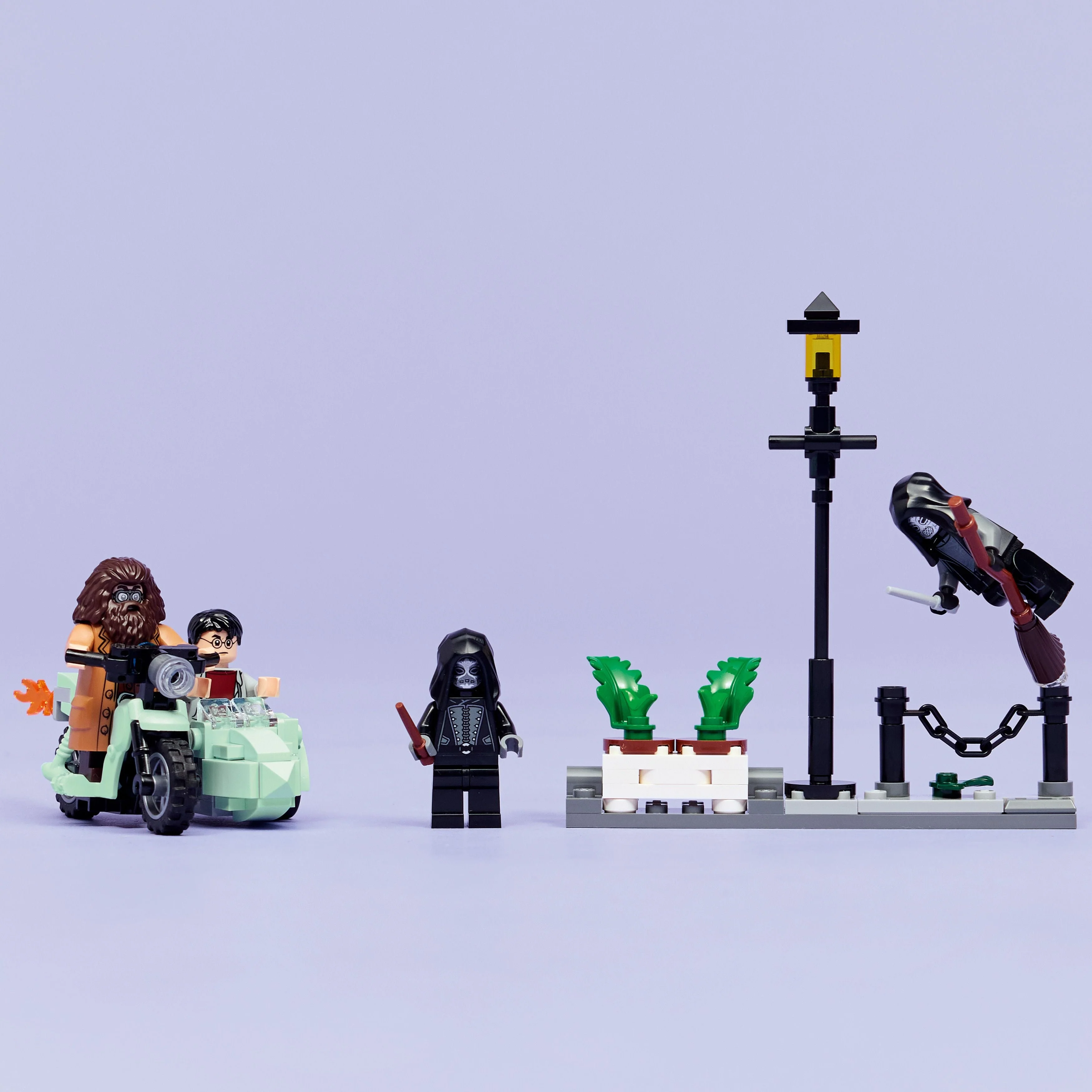 LEGO Harry Potter: Hagrid & Harrys Privet Drive Escape (76459) - Image 8