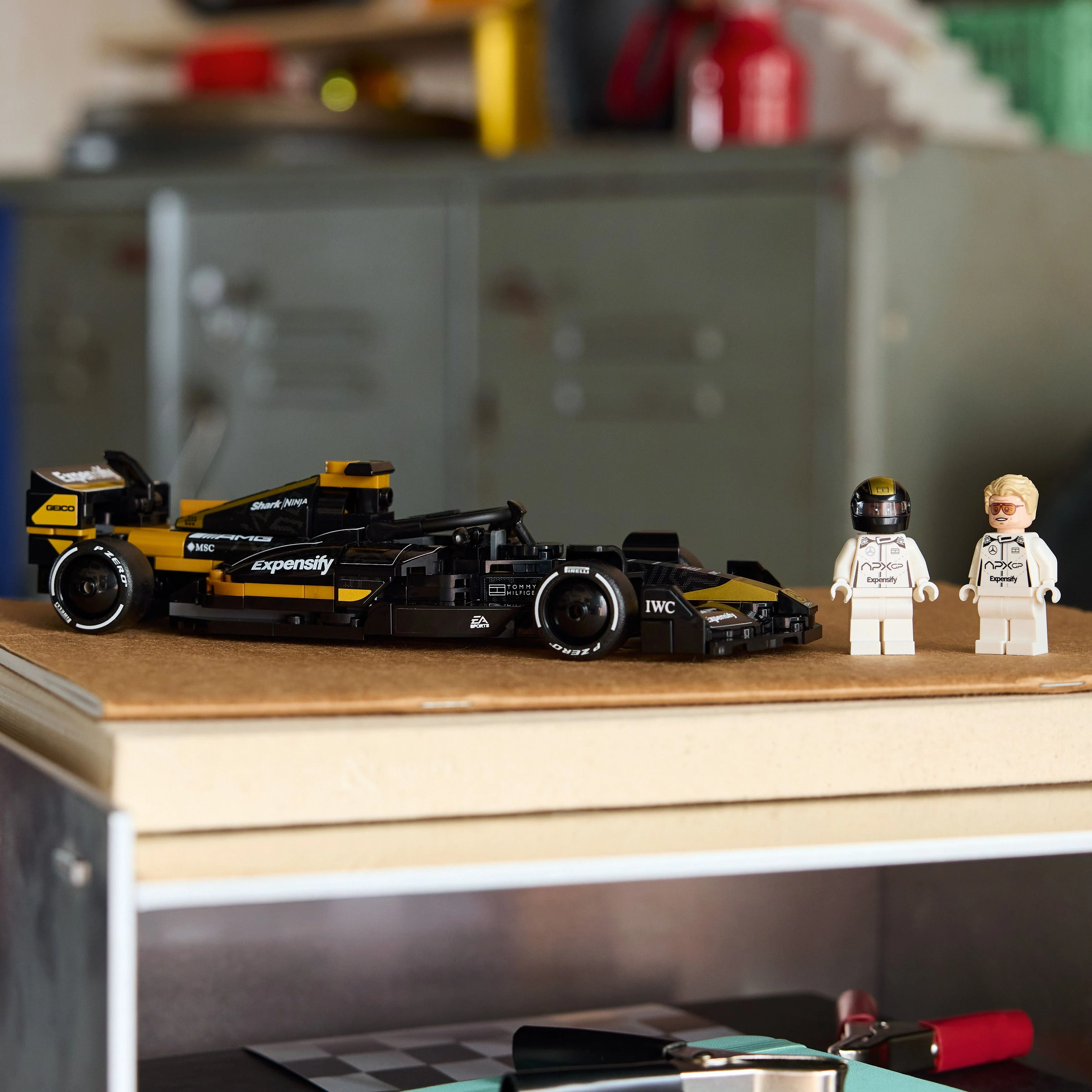 LEGO Speed Champions: APXGP Team Race Car from F1 The Movie (77252) - Image 8