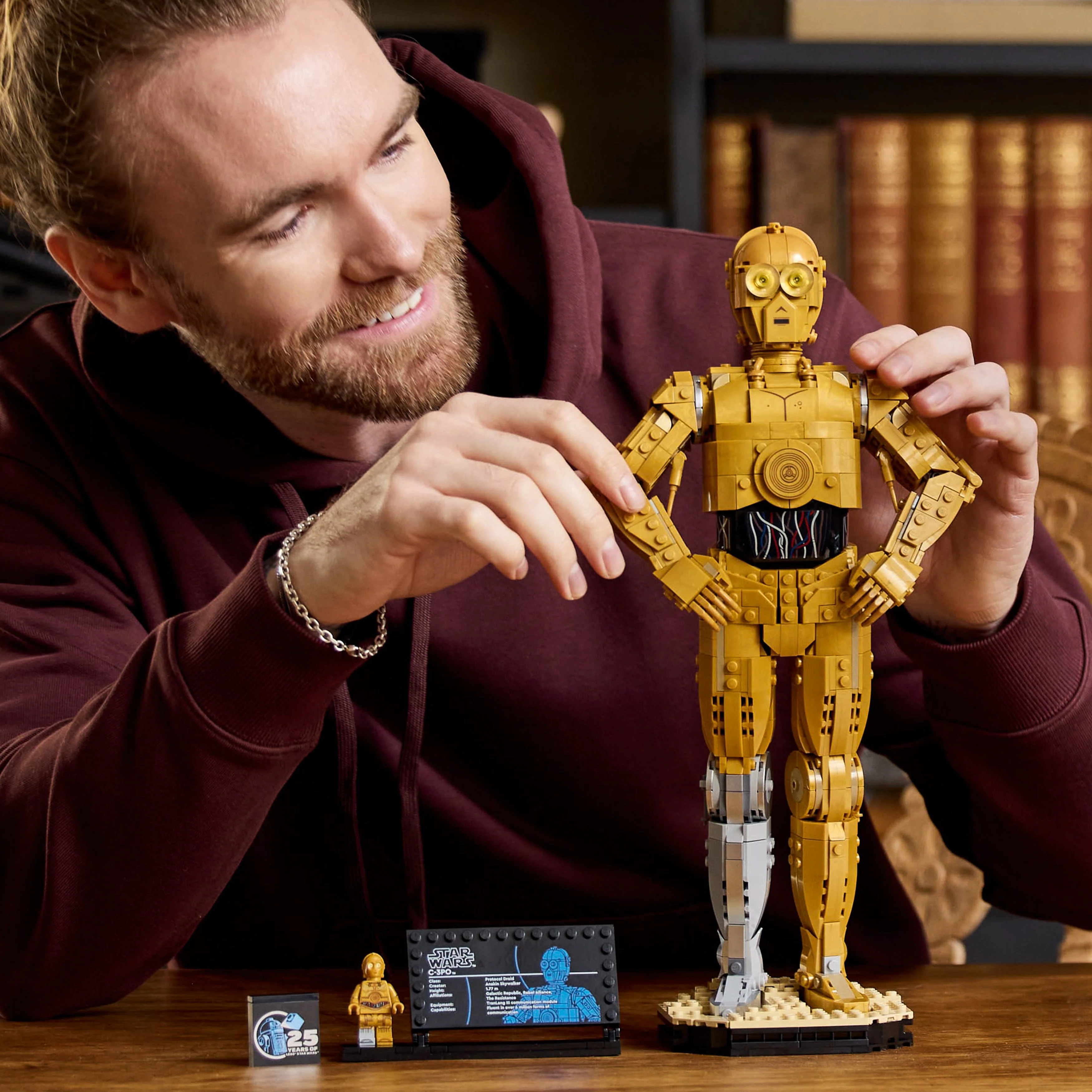 LEGO Star Wars: C-3PO (75398) - Image 9