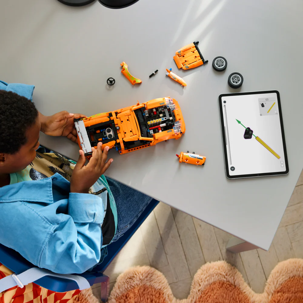 LEGO Technic: Fast and Furious Toyota Supra MK4 (42204) - Image 4