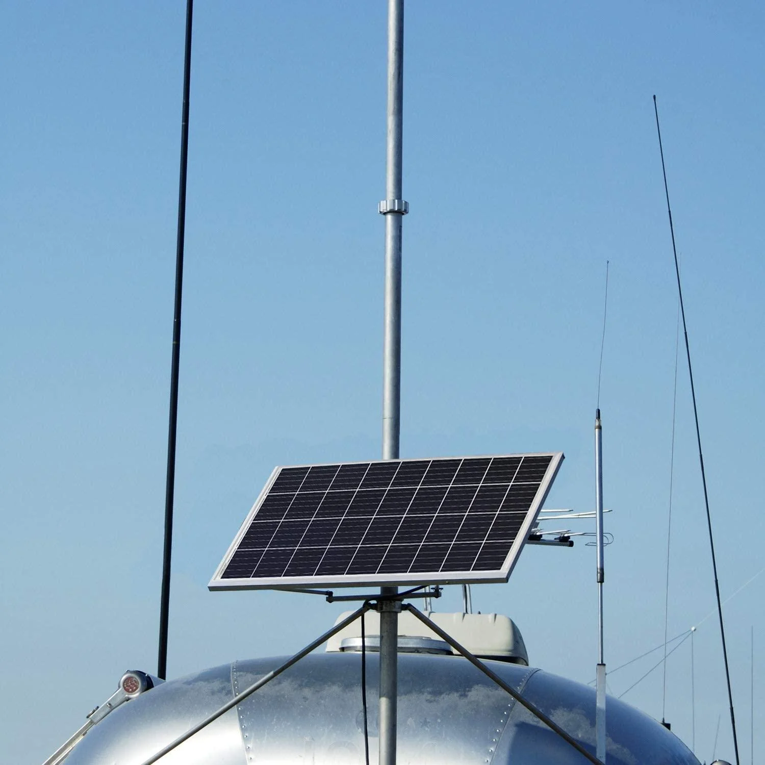 Solar Panel 150W Poly-crystalline with controller and mount - Image 6